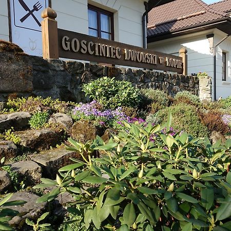 Gosciniec Dworski W Ropie - Pokoje Goscinne Ropa Exteriör bild